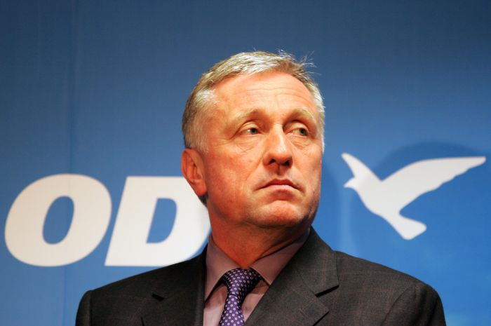 Členové ODS žádají odchod Topolánka z funkce předsedy.