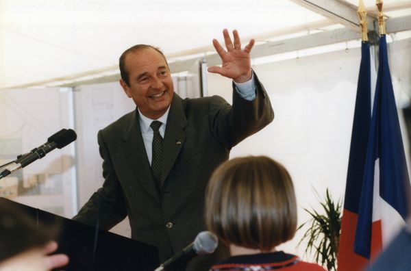 Jacques Chirac při návštěvě Prahy v roce 2004. Jacques Chirac při návštěvě Prahy v roce 2004.