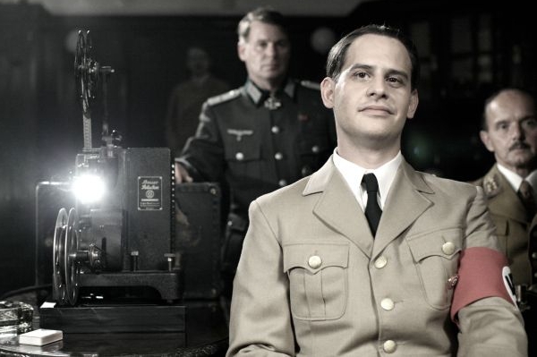 Snímk Žid Süss - film bez svědomí rozbouřil letošní Berlinale. Snímk Žid Süss - film bez svědomí rozbouřil letošní Berlinale.