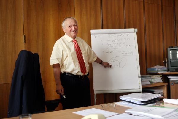 Ministr financí Eduard Janota chce využít uklidnění na trzích.