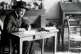 Henri Fabre, konstruktér prvního hydroplánu z roku 1910.
