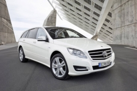 Mercedes tř&iacute;dy R se dočkal modernizace po pěti letech na trhu.