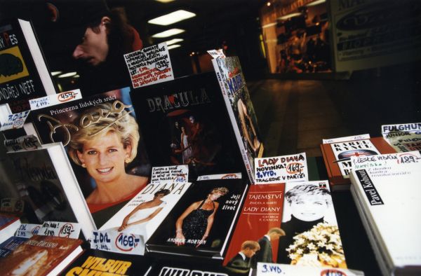 Lady Diana je dobrá prodejní značka. Lady Diana je dobrá prodejní značka.