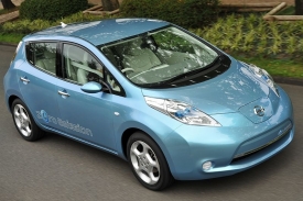 Leaf vychází z modelu Tiida, vypadá však mnohem lépe.