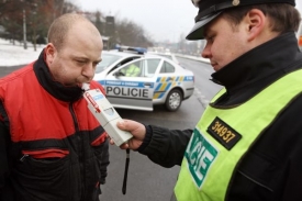 Policisté chystají na Velikonoce silniční kontroly (ilustrační foto).