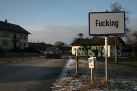 Kdyby byl Fucking místo Fuckingu Hroní Dolní, takové problémy by neměl. Kdyby byl Fucking místo Fuckingu Hroní Dolní, takové problémy by neměl.