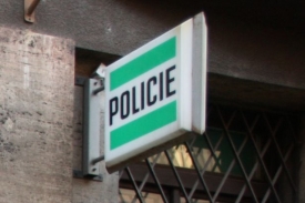 Policist&eacute; se &uacute;dajně snažili zakr&yacute;t nehodu (ilustračn&iacute; foto).