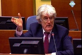 Radovan Karadžić u soudu.