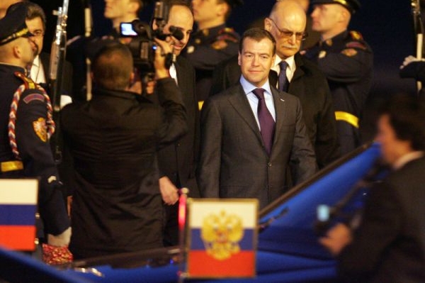 Ruský prezident Medveděv přiletěl do Prahy.
