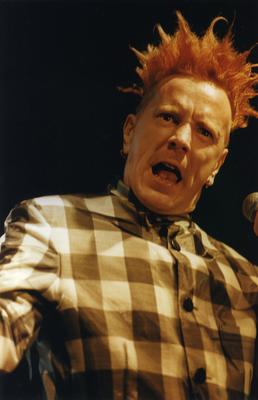 Johnny Rotten se je&scaron;tě drž&iacute; (ilustračn&iacute; foto).