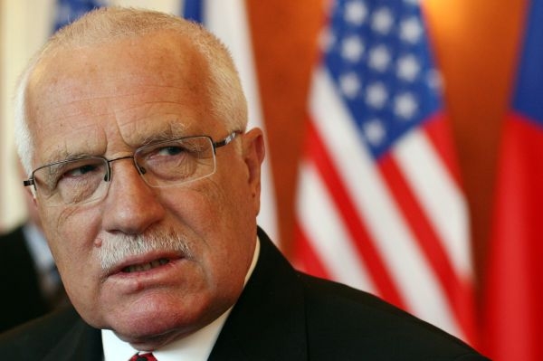 Prezident Klaus oznámil, že zná jméno nového amerického velvyslance. Prezident Klaus oznámil, že zná jméno nového amerického velvyslance.