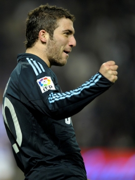 Argentinský střelec Gonzalo Higuaín.