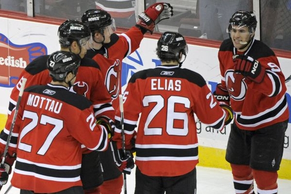 Útočník Patrik Eliáš vstřelil dva góly do brány New York Islanders.