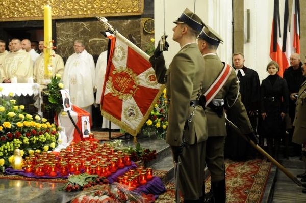Katastrofa může mít závažný důsledek v polsko-ruských vztazích. Katastrofa může mít závažný důsledek v polsko-ruských vztazích.