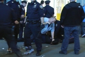 Před několika dny proběhly vět&scaron;&iacute; nepokoje na Times Square.