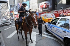 Někteř&iacute; politici varuj&iacute;, že se do New Yorku může vr&aacute;tit kriminalita.