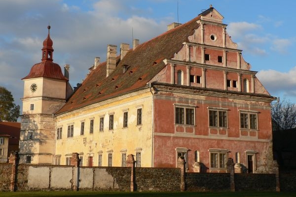 Zámek Červené Poříčí.