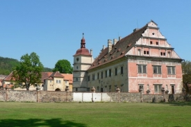 Zámek Červené Poříčí.