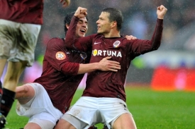 Libor Sionko se raduje z branky do sítě Slavie.