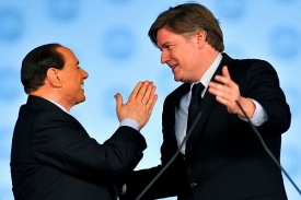 Italsk&yacute; premi&eacute;r Berlusconi a tajemn&iacute;k EPP Antonio L&oacute;pez-Ist&uacute;riz.