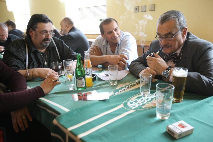 Karel Schwarzenberg vyrazil za volebními hlasy i do hospody.