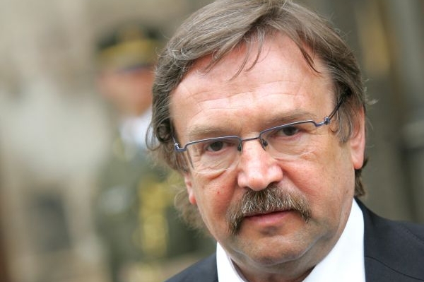 Václav Kasík přinesl svůj konflikt s rozhlasovou radou do soudní síně. Václav Kasík přinesl svůj konflikt s rozhlasovou radou do soudní síně.