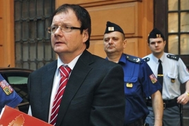 Ale&scaron; Kvapil složil kauci čtyři miliony korun.