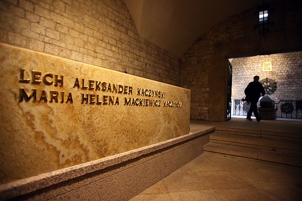Sarkofág Kaczyńských na hradu Wawel.