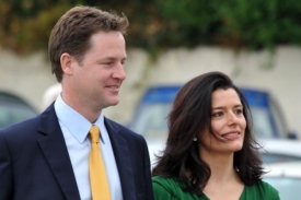 Nick Clegg se svou ženou Miriam González Durántezovou.