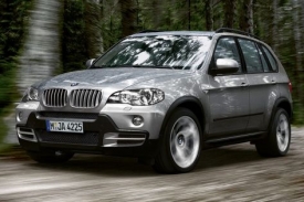BMW omezuje kvůli sopce výrobu.