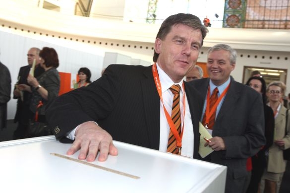 Lídrem do voleb zůstává Miloslav Vlček. Lídrem do voleb zůstává Miloslav Vlček.