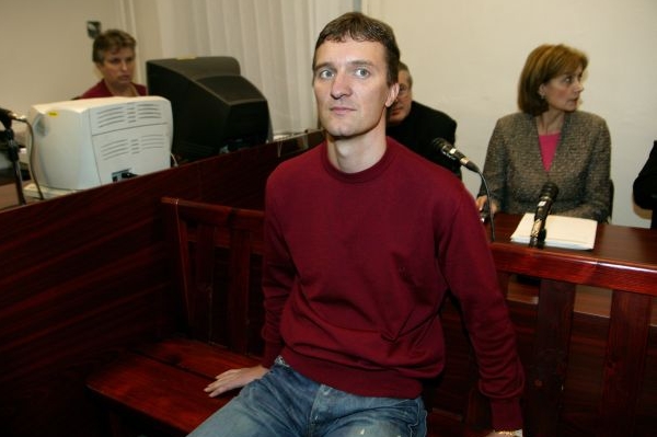Podnikatel Pitr byl soouzen za podezřelé obchodování z roku 2000. Podnikatel Pitr byl soouzen za podezřelé obchodování z roku 2000.