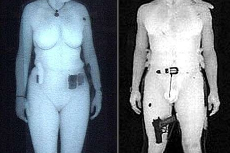 Může se bulvár těšit na špeky, implantáty a intimní piercing celebrit?