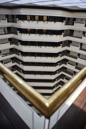 Hotel napadli před osmn&aacute;cti měs&iacute;ci terorist&eacute;.