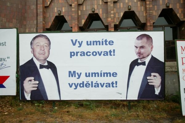 My, lidé, kašleme na mystifikační billboardy. Jsou to vyhozené peníze.