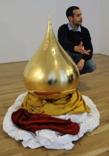 Autor a jeho zlat&iacute;čko.