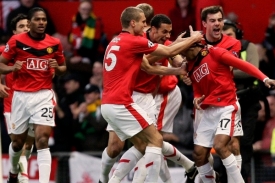 Fotbalisté Manchesteru oblékají dres nejhodnotnějšího klubu na světě.