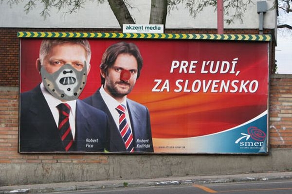 Někdo překlepuje po celém Slovensku předvolební billboardy Smeru.