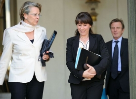 Francouzsk&aacute; ministryně spravedlnosti (vlevo).