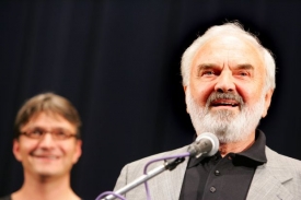 Zdeněk Svěrák dluží čtyři miliony korun za svou nadaci.
