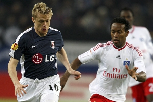 Damien Duff (vlevo) pomohl Fulhamu ke slibnému výsledku v Hamburku.