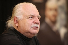 Milan Kn&iacute;ž&aacute;k slavil narozeniny.
