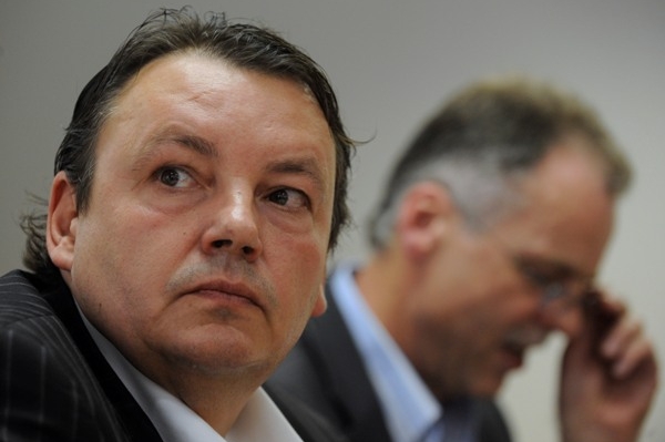 Hokejový šéf Tomáš Král (vlevo) hledá, kudy z bídy.