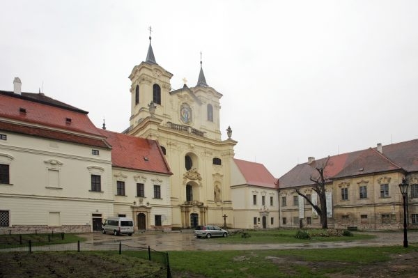 Klášter benediktinů v Rajhradě.