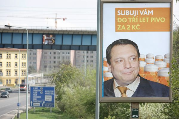 Pivo za dvě koruny, i to je práce recesisty.