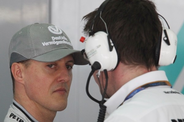 Michael Schumacher se dostává v Německu pod velký tlak.