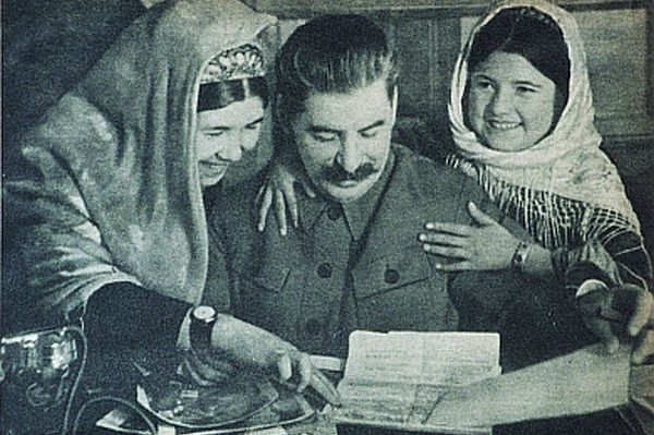 Josif Vissarionovič Stalin v časopise Vlasta z roku 1960.