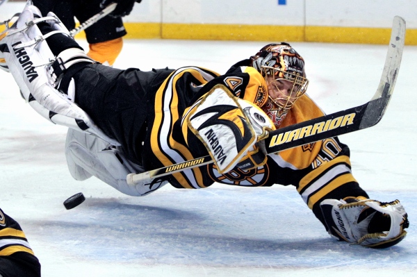 Tuukka Rask při své robinzonádě.