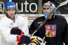 Dva přisliby pro MS, Ondřej Pavelec (vpravo) s Jakubem Voráčkem.