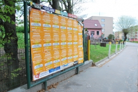 Konečné oranž-řešení plakátovacích ploch na jihu Čech kritizuje ODS.